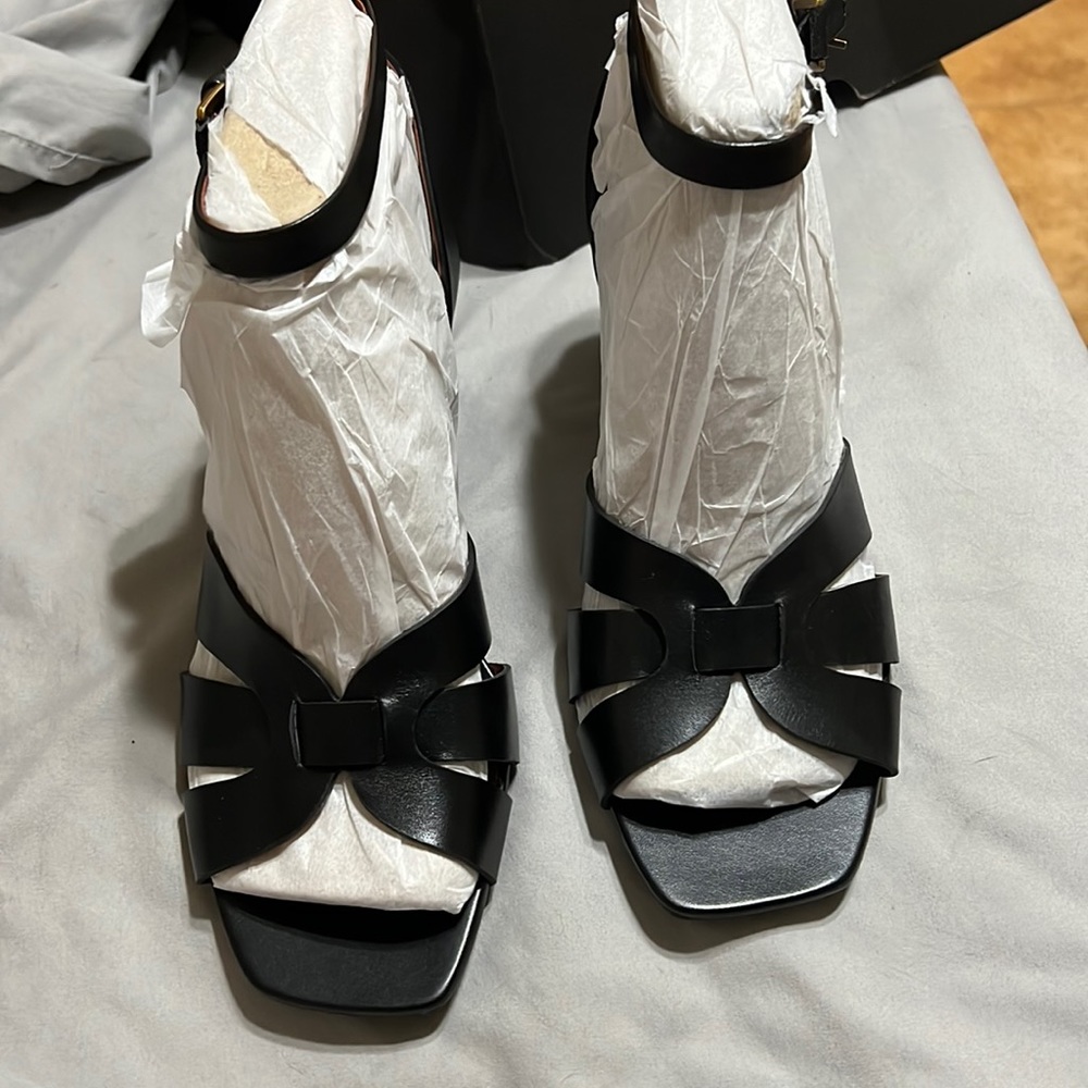 Black Vionic leather heels size 10
